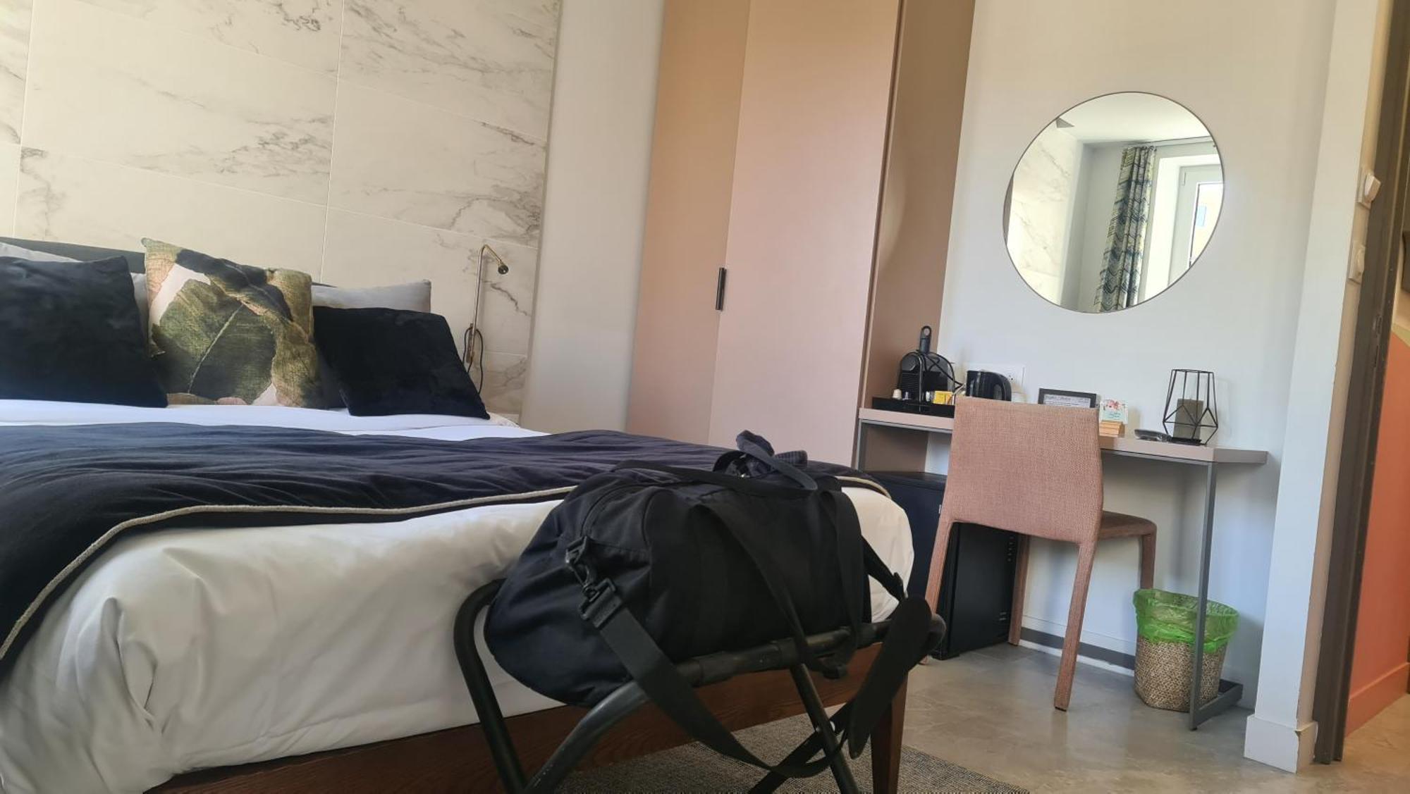 Le Petit Trianon Et Le Charme Des Suites Nice Bagian luar foto