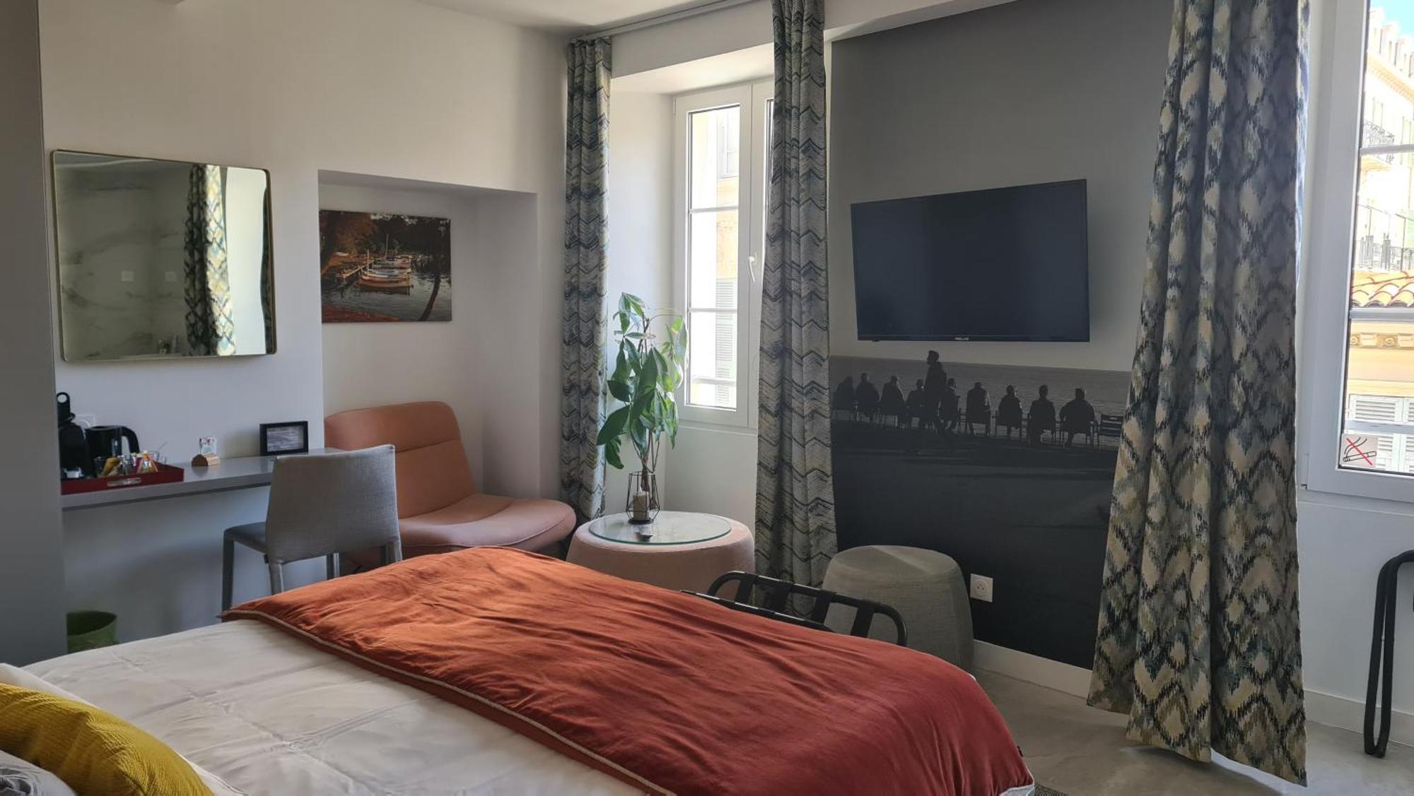 Le Petit Trianon Et Le Charme Des Suites Nice Bagian luar foto