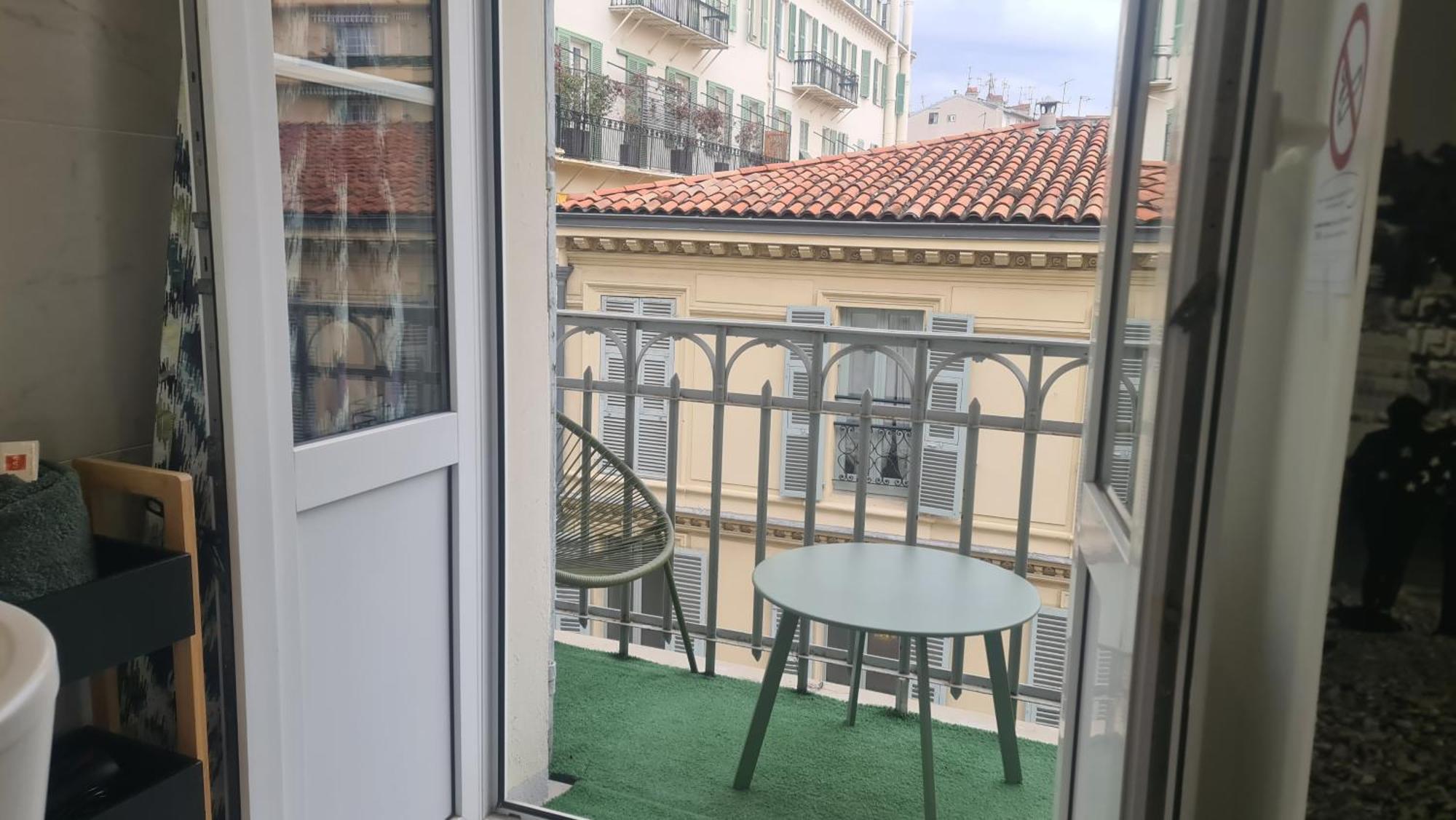Le Petit Trianon Et Le Charme Des Suites Nice Bagian luar foto
