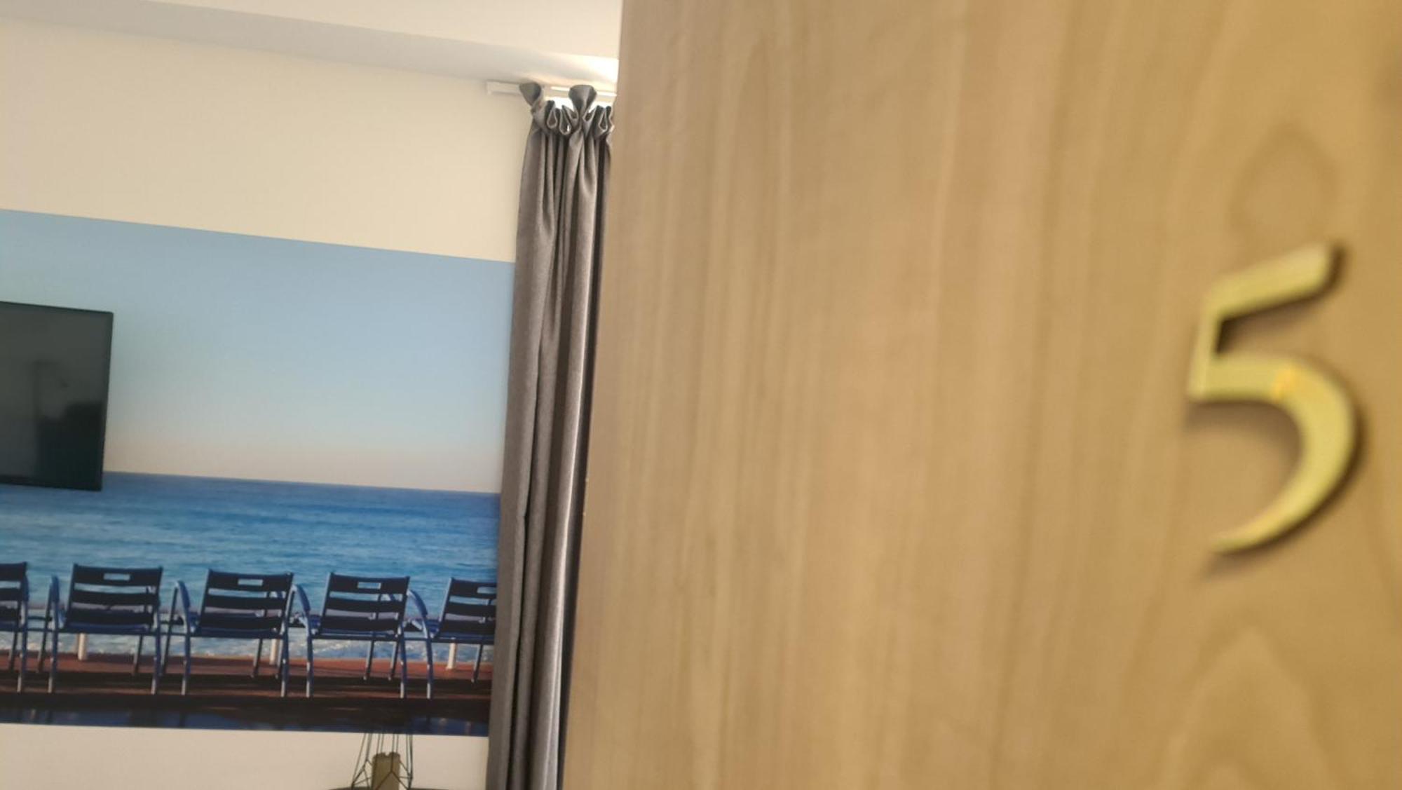 Le Petit Trianon Et Le Charme Des Suites Nice Ruang foto
